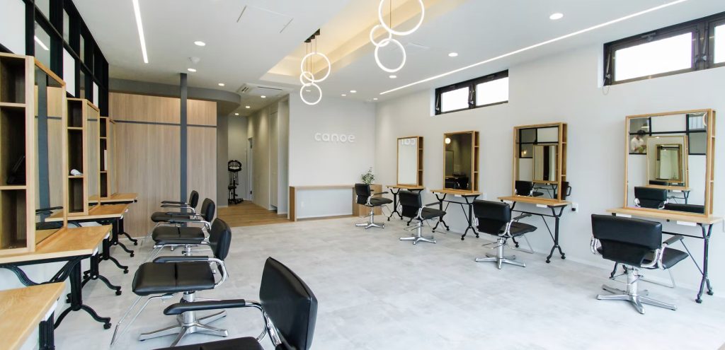 ​株式会社THREE